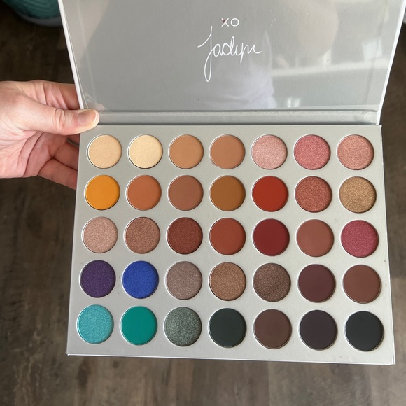 Jaclyn Hill X Morphe Palette Brand New! 🌈 - Picture 3 of 5